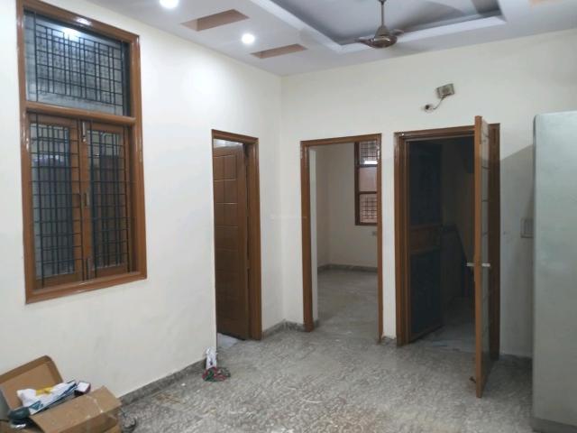 2 BHK Independent Builder Floor in Shalimar Bagh for rent New Delhi. The reference number is 19764249