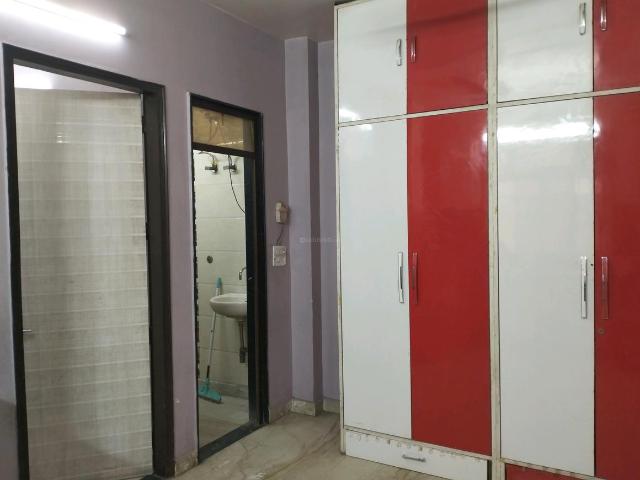 2 BHK Independent Builder Floor in Shalimar Bagh for rent New Delhi. The reference number is 19764264