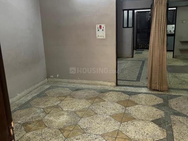 2 BHK Independent Builder Floor in Shalimar Bagh for rent New Delhi. The reference number is 20079717
