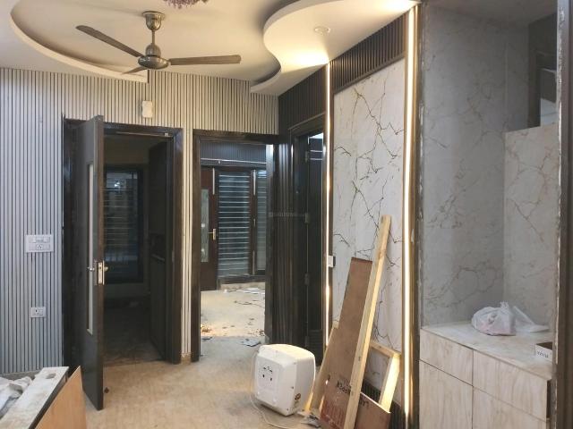 2 BHK Independent Builder Floor in Shalimar Bagh for rent New Delhi. The reference number is 20562269