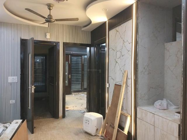 2 BHK Independent Builder Floor in Shalimar Bagh for rent New Delhi. The reference number is 20562269