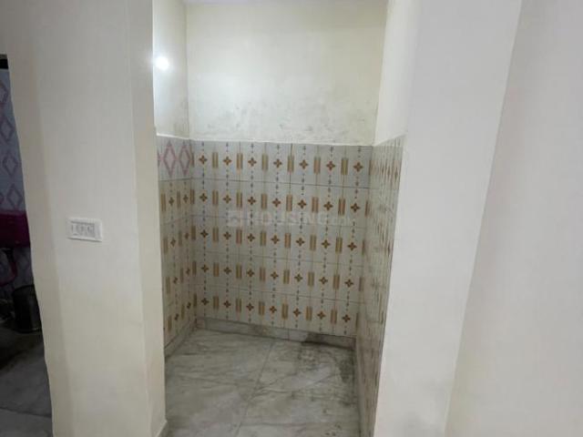 2 BHK Independent Builder Floor in Shalimar Bagh for resale New Delhi. The reference number is 18064665