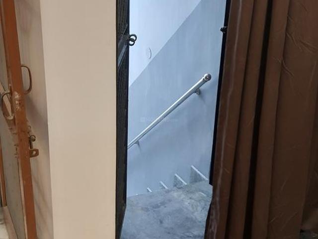 2 BHK Independent Builder Floor in Shastri Nagar for rent Meerut. The reference number is 20338044