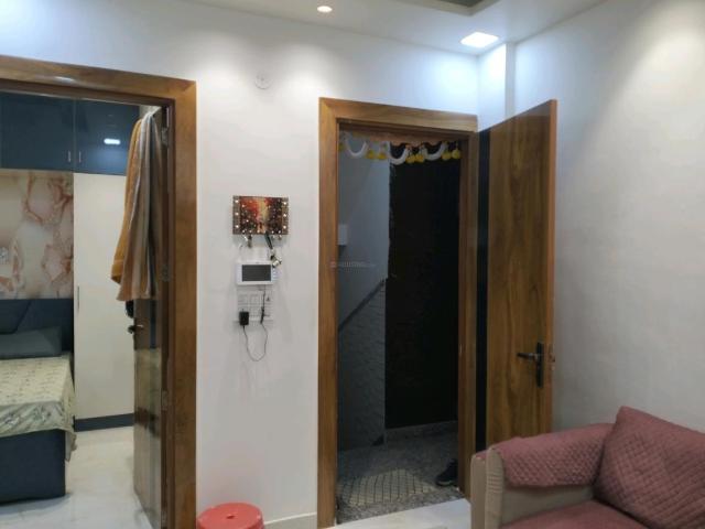 2 BHK Independent Builder Floor in Shastri Nagar for rent New Delhi. The reference number is 18431514