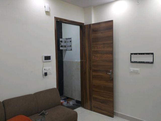 2 BHK Independent Builder Floor in Shastri Nagar for rent New Delhi. The reference number is 19561560