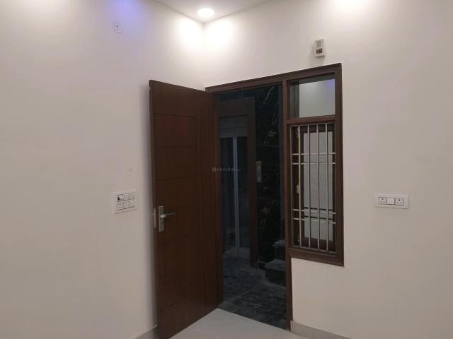 2 BHK Independent Builder Floor in Shastri Nagar for rent New Delhi. The reference number is 19726272