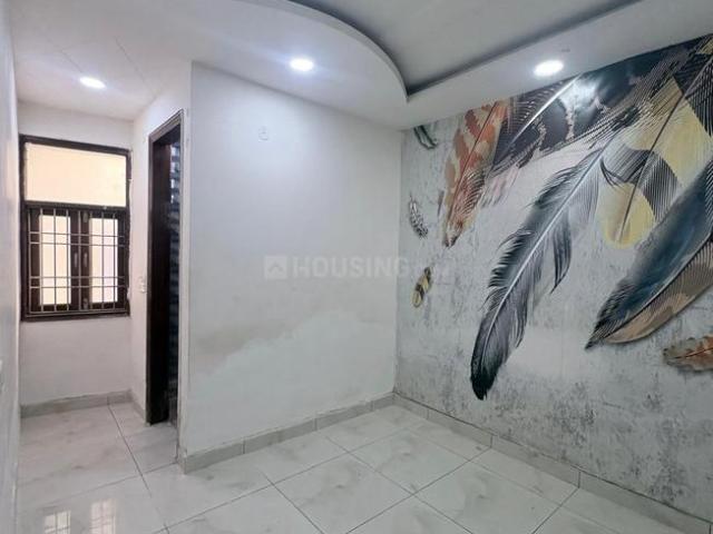2 BHK Independent Builder Floor in Shastri Nagar for rent New Delhi. The reference number is 19754874