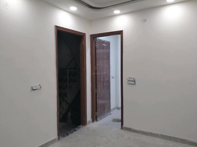 2 BHK Independent Builder Floor in Shastri Nagar for rent New Delhi. The reference number is 20284017