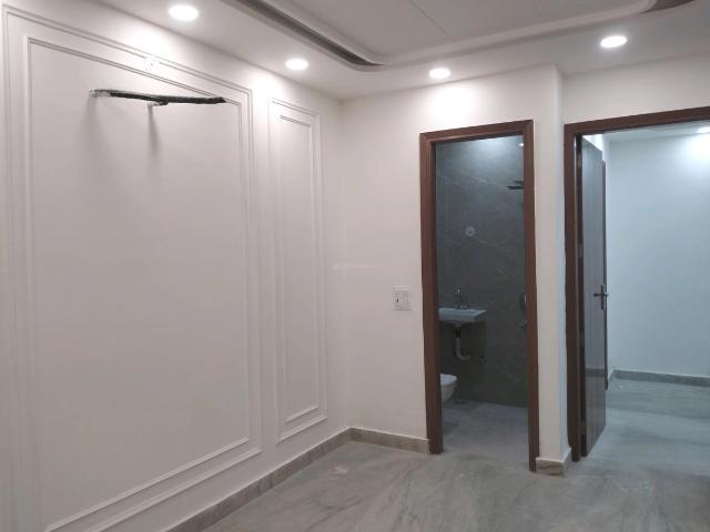 2 BHK Independent Builder Floor in Shastri Nagar for rent New Delhi. The reference number is 21129284