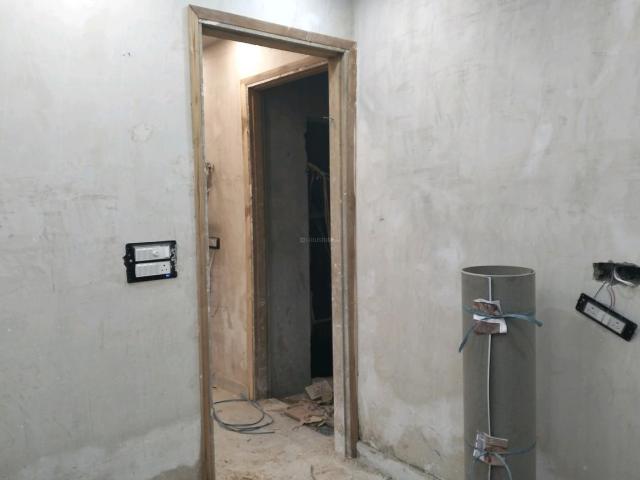 2 BHK Independent Builder Floor in Shastri Nagar for resale New Delhi. The reference number is 19561427