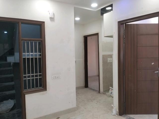 2 BHK Independent Builder Floor in Shastri Nagar for resale New Delhi. The reference number is 19726100