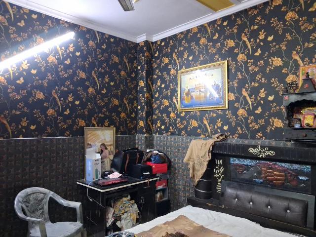 2 BHK Independent Builder Floor in Shastri Nagar for resale New Delhi. The reference number is 19772420