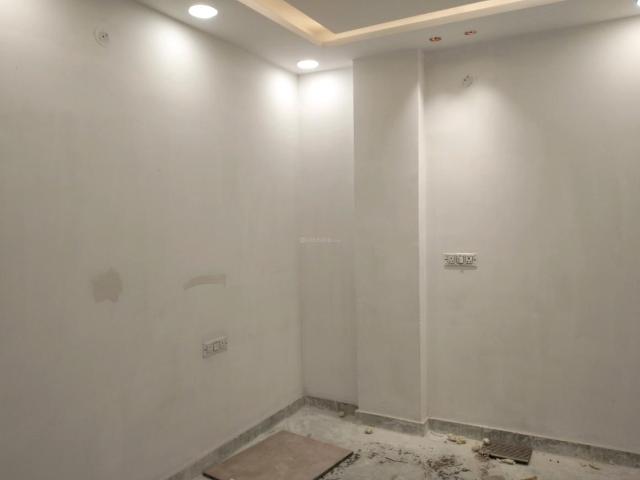 2 BHK Independent Builder Floor in Shastri Nagar for resale New Delhi. The reference number is 19619496