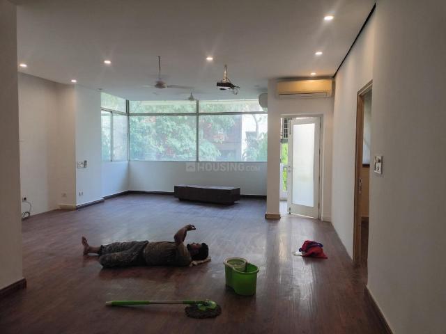 2 BHK Independent Builder Floor in South Extension II for rent New Delhi. The reference number is 19947432