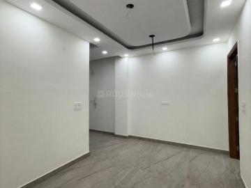 Flat for sale in Krishna Park West Delhi - Garden