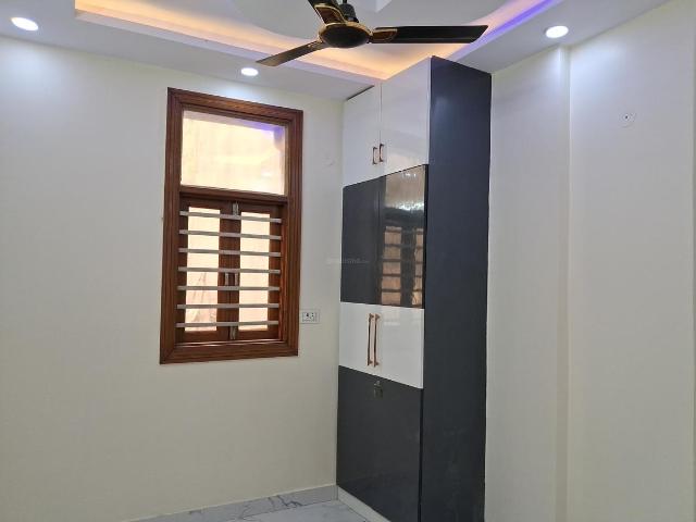 2 BHK Independent Builder Floor in Uttam Nagar for rent New Delhi. The reference number is 20224532