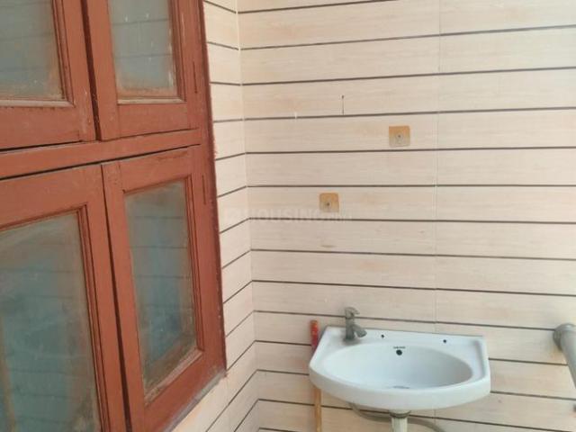 2 BHK Independent Builder Floor in Uttam Nagar for rent New Delhi. The reference number is 20910587