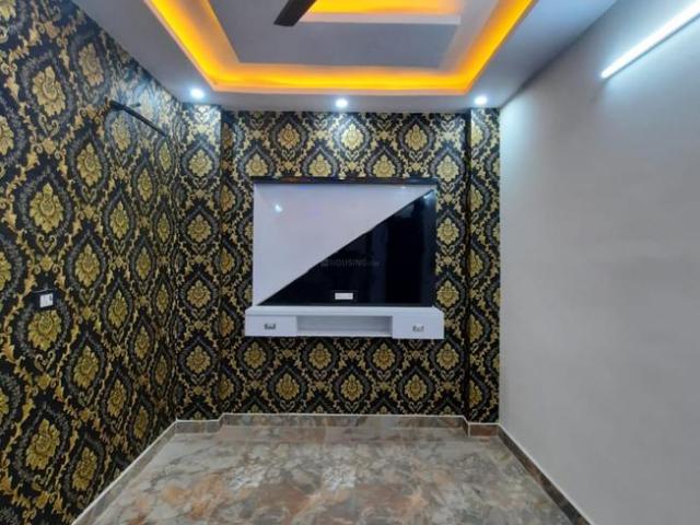 2 BHK Independent Builder Floor in Uttam Nagar for resale New Delhi. The reference number is 8168986