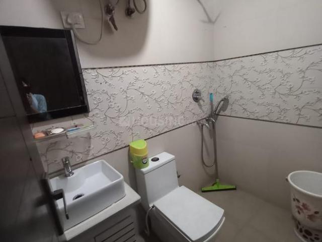 2 BHK Independent Builder Floor in Vaishali for resale Ghaziabad. The reference number is 19929575