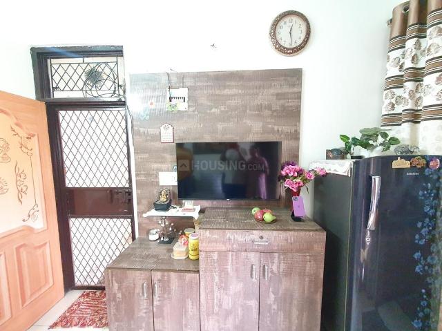 2 BHK Independent Builder Floor in Vaishali for resale Ghaziabad. The reference number is 21015896