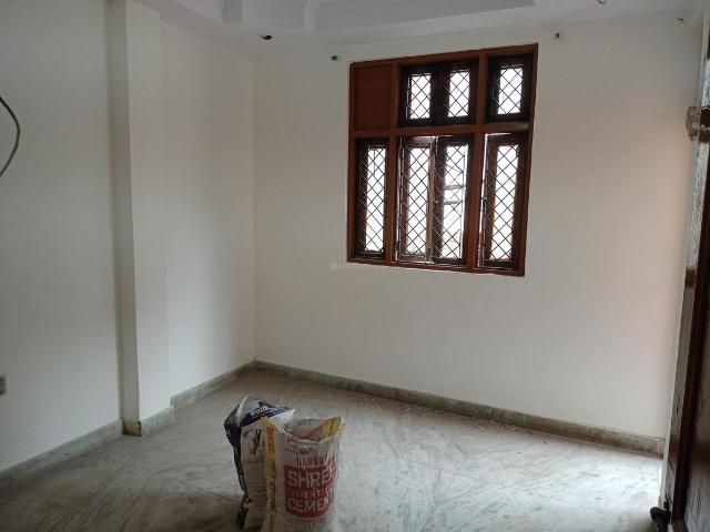 2 BHK Independent Builder Floor in Vaishali for resale Ghaziabad. The reference number is 21170458