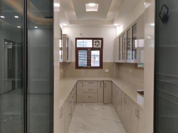 3 BHK Independent Builder Floor in Vasundhara for resale Ghaziabad. The reference number is 20107290