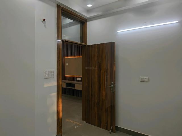 2 BHK Independent Builder Floor in Vasundhara for resale Ghaziabad. The reference number is 21324543