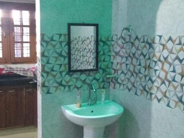 2 BHK Independent Builder Floor in Vikas Nagar for rent Lucknow. The reference number is 8793048