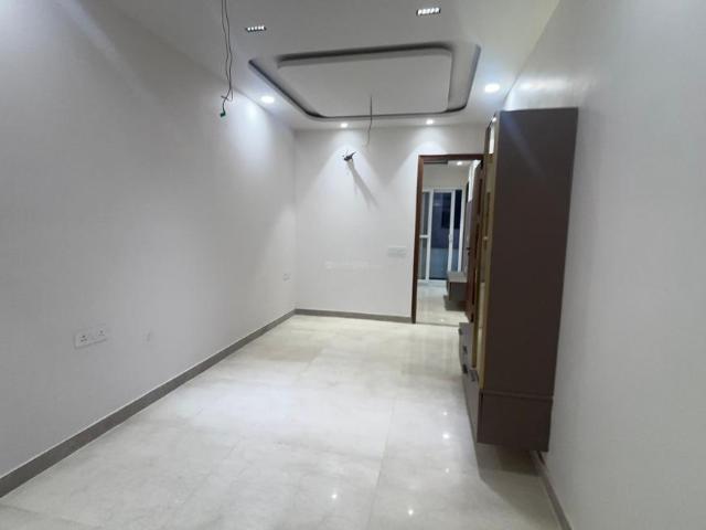 2 BHK Independent Builder Floor in Vikaspuri for resale New Delhi. The reference number is 21149738