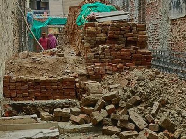 2 BHK Independent Builder Floor in Vinod Nagar West for resale New Delhi. The reference number is 21197074