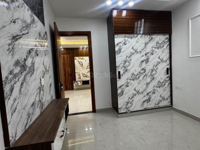 2 BHK Independent Builder Floor in Vishnu Garden for resale New Delhi. The reference number is 20479600