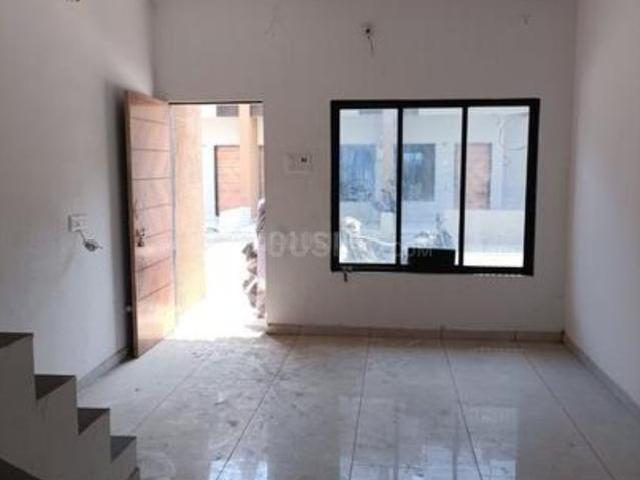 2 BHK Independent House in Varachha for rent Surat. The reference number is 20748379