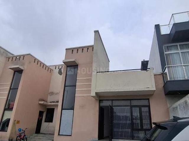 2 BHK Independent House in Wave City for rent Ghaziabad. The reference number is 20896351