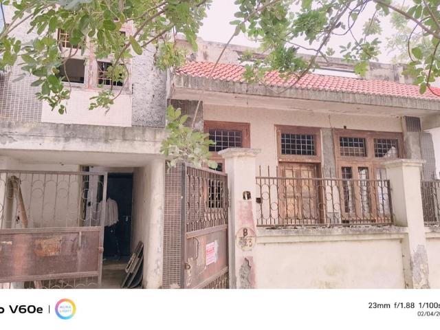 2 BHK Independent House in XU III for resale Greater Noida. The reference number is 20008250