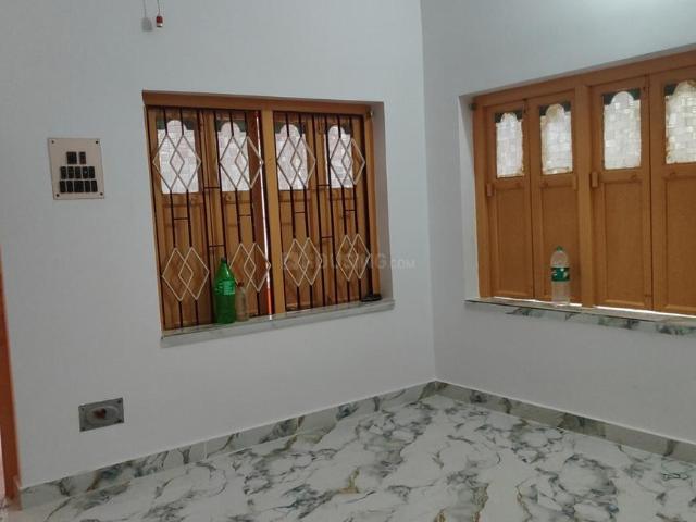 2 BHK Independent House in Airport Gate no. 1 for rent Kolkata. The reference number is 21385681