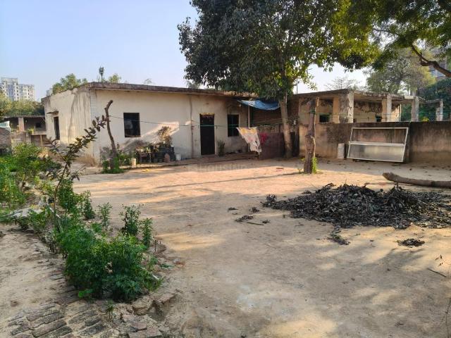 2 BHK Independent House in Alpha II for resale Greater Noida. The reference number is 20021693