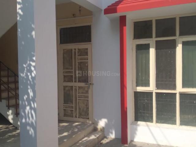 2 BHK Independent House in Ashiyana for rent Lucknow. The reference number is 20464587