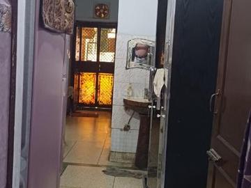 2 BHK Independent House in Ashok Vihar for resale New Delhi. The reference number is 20483686