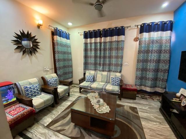 2 BHK Independent House in Ashok Vihar Phase 2 for rent Gurgaon. The reference number is 17313712