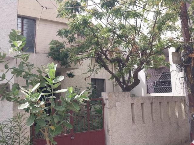 2 BHK Independent House in Bangla Bazar for resale Lucknow. The reference number is 20315829