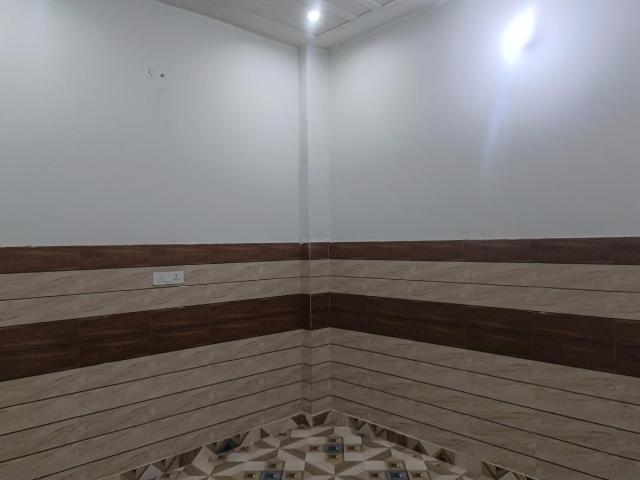 2 BHK Independent House in Bhalswa for rent New Delhi. The reference number is 20278075