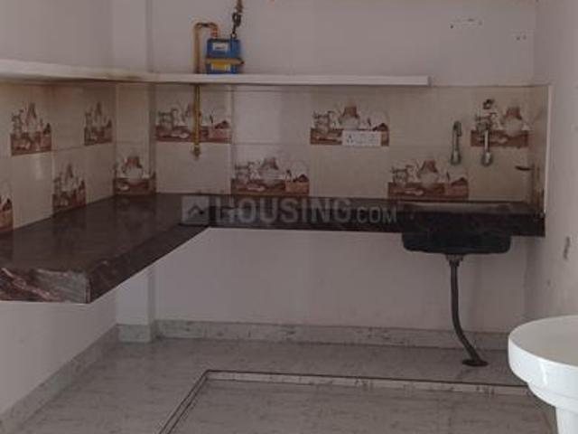 2 BHK Independent House in Central Jail Road for rent Varanasi. The reference number is 20253839
