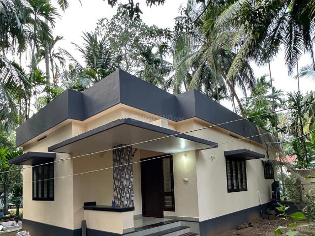 2 BHK Independent House in Cheruvennur for rent Kozhikode. The reference number is 21332483