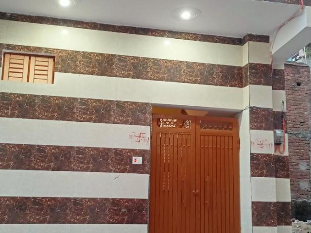 2 BHK Independent House in Dwarka Mor for rent New Delhi. The reference number is 9335870