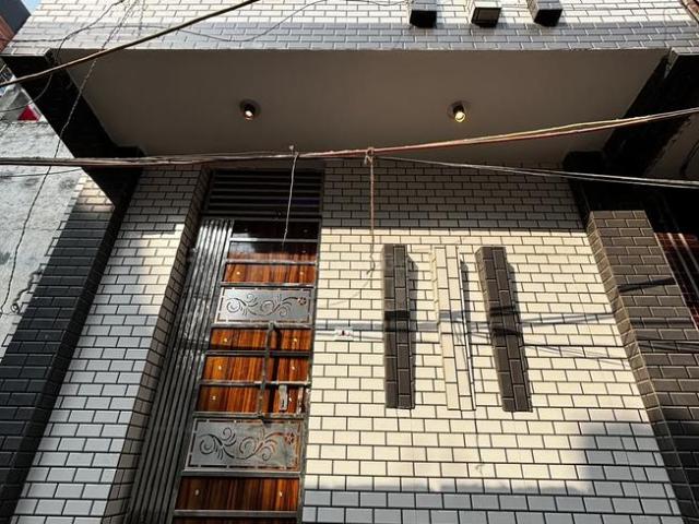 2 BHK Independent House in Dwarka Mor for resale New Delhi. The reference number is 19629601