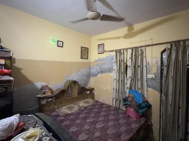 2 BHK Independent House in Dwarka Mor for resale New Delhi. The reference number is 20237807