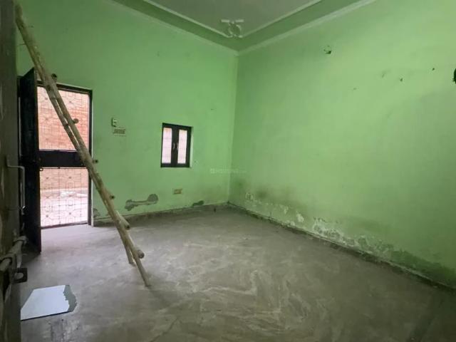 2 BHK Independent House in Dwarka Mor for resale New Delhi. The reference number is 20456328