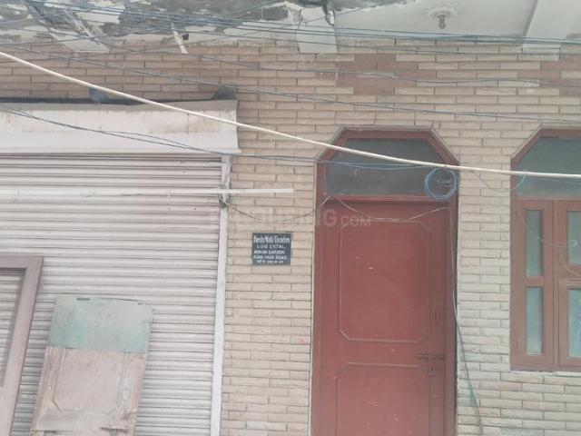 2 BHK Independent House in Dwarka Mor for resale New Delhi. The reference number is 21203322