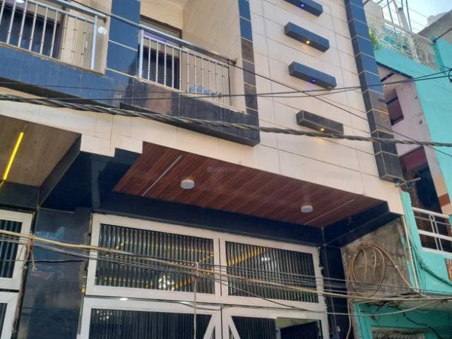 2 BHK Independent House in Dwarka Mor for resale New Delhi. The reference number is 19670227