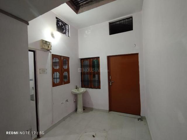 2 BHK Independent House in Gomti Nagar for rent Lucknow. The reference number is 14060705
